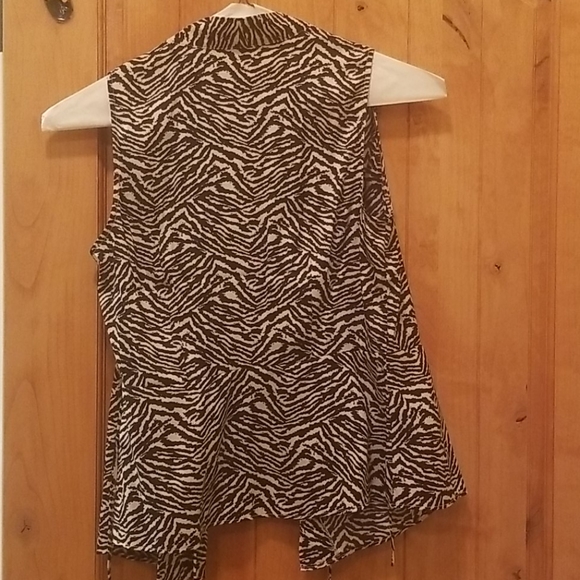 Banana Republic zebra wrap blouse - Picture 4 of 4